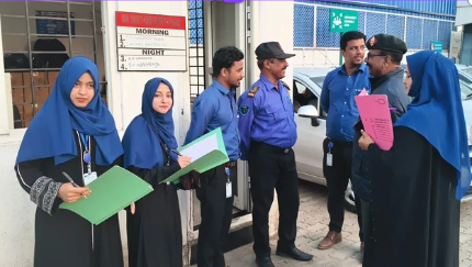 Safaj security staff briefing with checklists